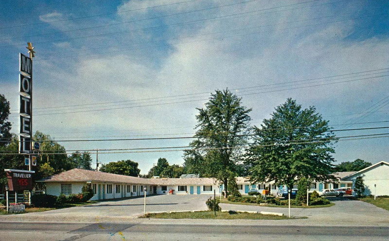 Travelier Motel - Vintage Postcard